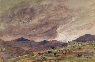 Paysage montagneux avec ciel orageux
